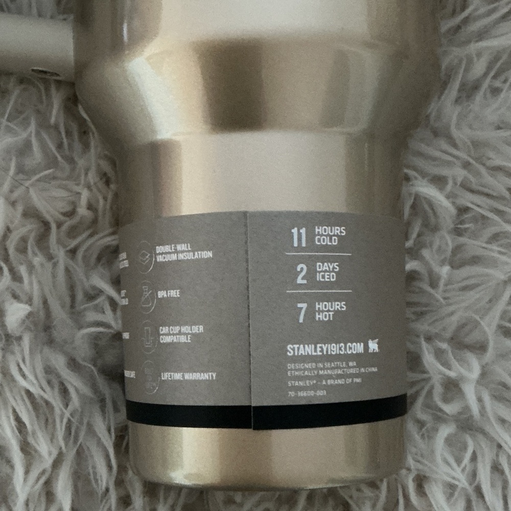 Stanley Metallic Gold Tumbler with Handle - Picture 5 of 6